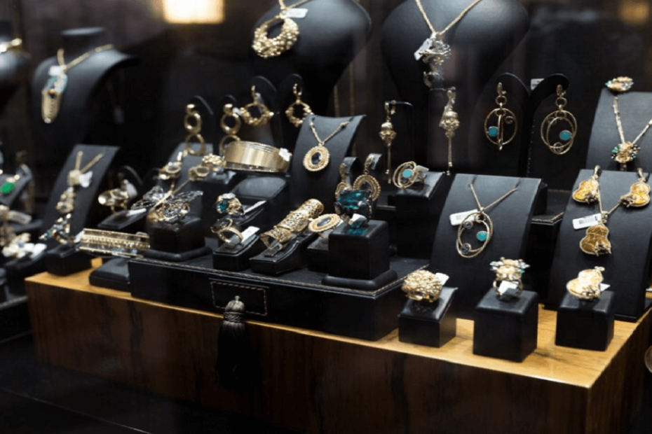 Adorn Yourself in Style: Indian Fashion Jewellery Unveiled