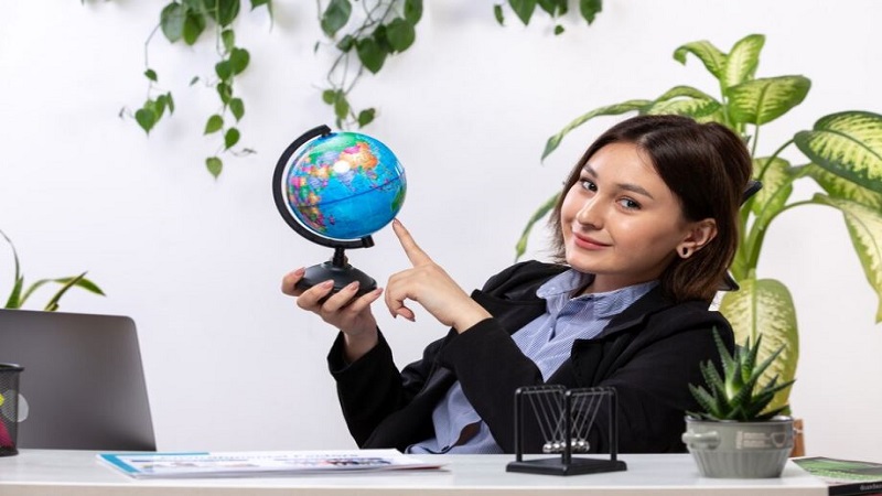 Skills and Qualities of a Successful Travel Agent: Essential Traits